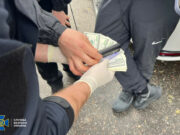Patrol officer in Odesa detained for soliciting a bribe from a drunk driver