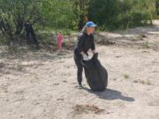 Ecological initiative in Darnytskyi district: clearing up the bushes from rubbish